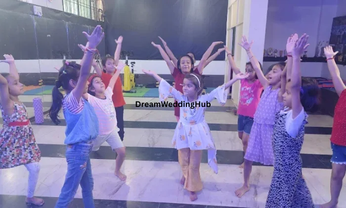 SKYLINE FITNESS  DANCE STUDIO